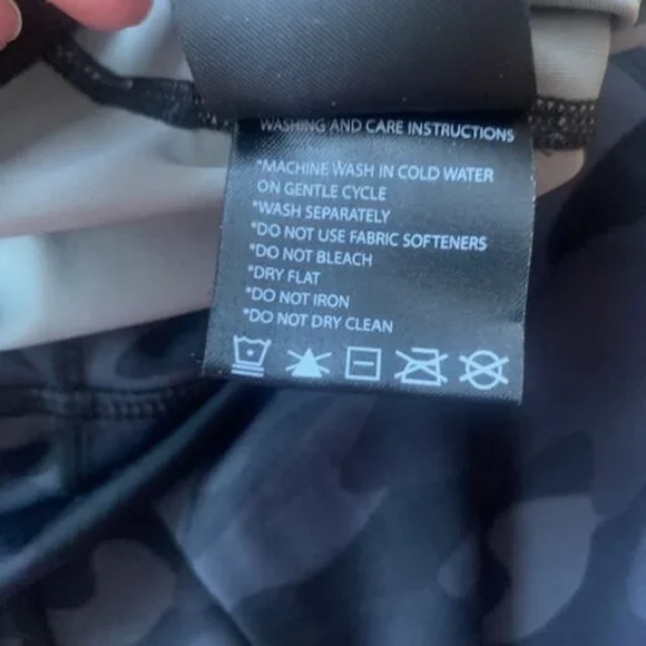 Lole black camo high-rise leggings in size Small (S/P). - Picture 5 of 10